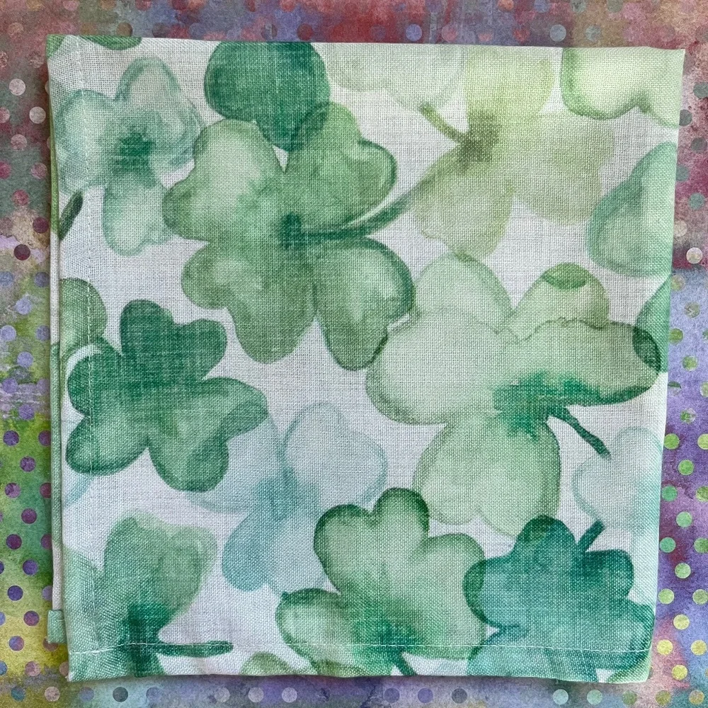 NICOLE MILLER Home Napkins Two (2) Green Shamrock Floral Square Leaf Pin